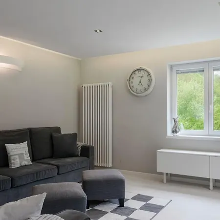 Snowhite Appartement Al Solivo